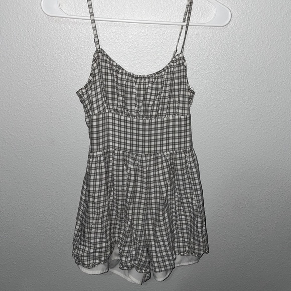 Plaid Hollister Romper - Picture 1 of 6